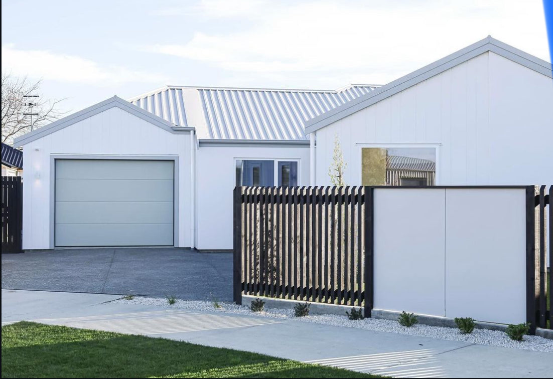 SINGLE- Insulated Sectional Panel Garage Door. (2.1M high choose your Width)