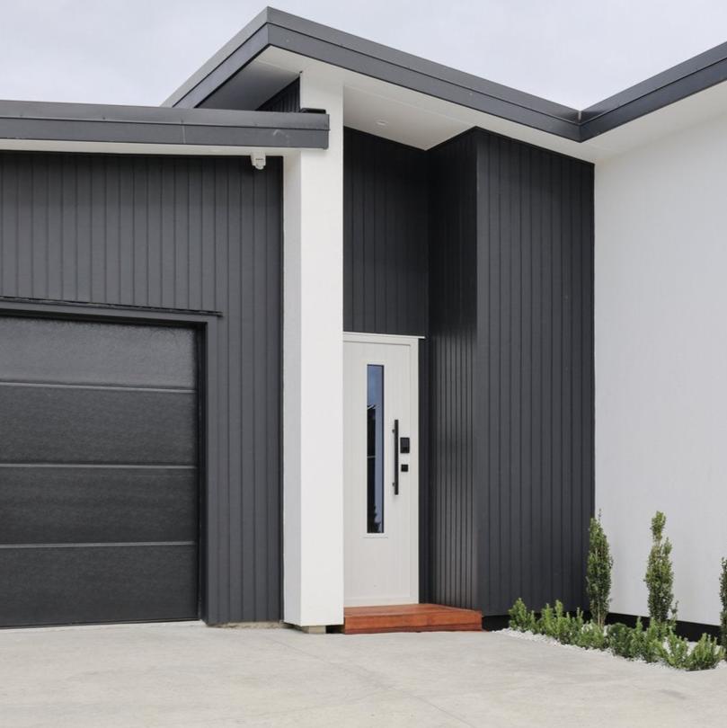 SINGLE- Insulated Sectional Panel Garage Door. (2.1M high choose your Width)